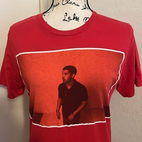 Drake Musician Red Graphic Shirt Music Concert Festival - Picture 4 of 10